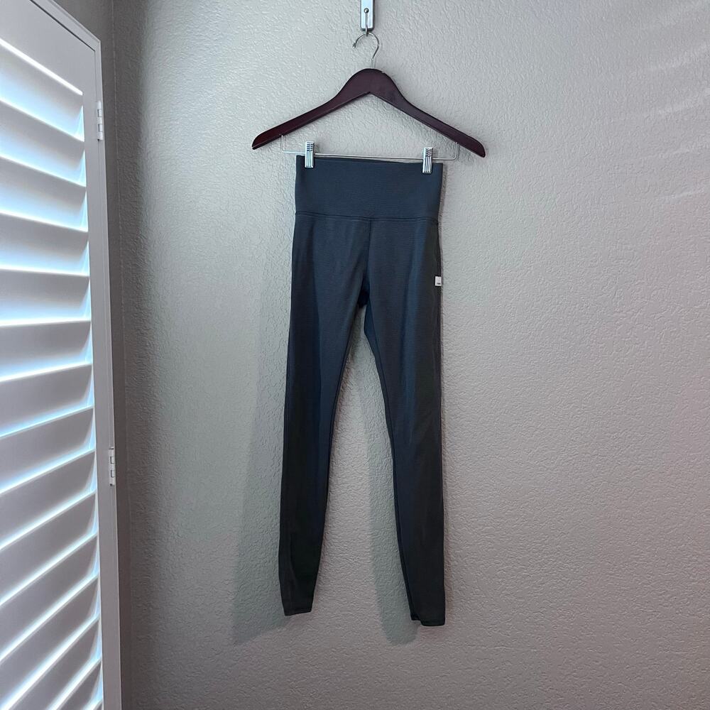 Vuori Bayview Women’s Thermal Leggings Waffle Gray Logo XS Waistband - Picture 3 of 8